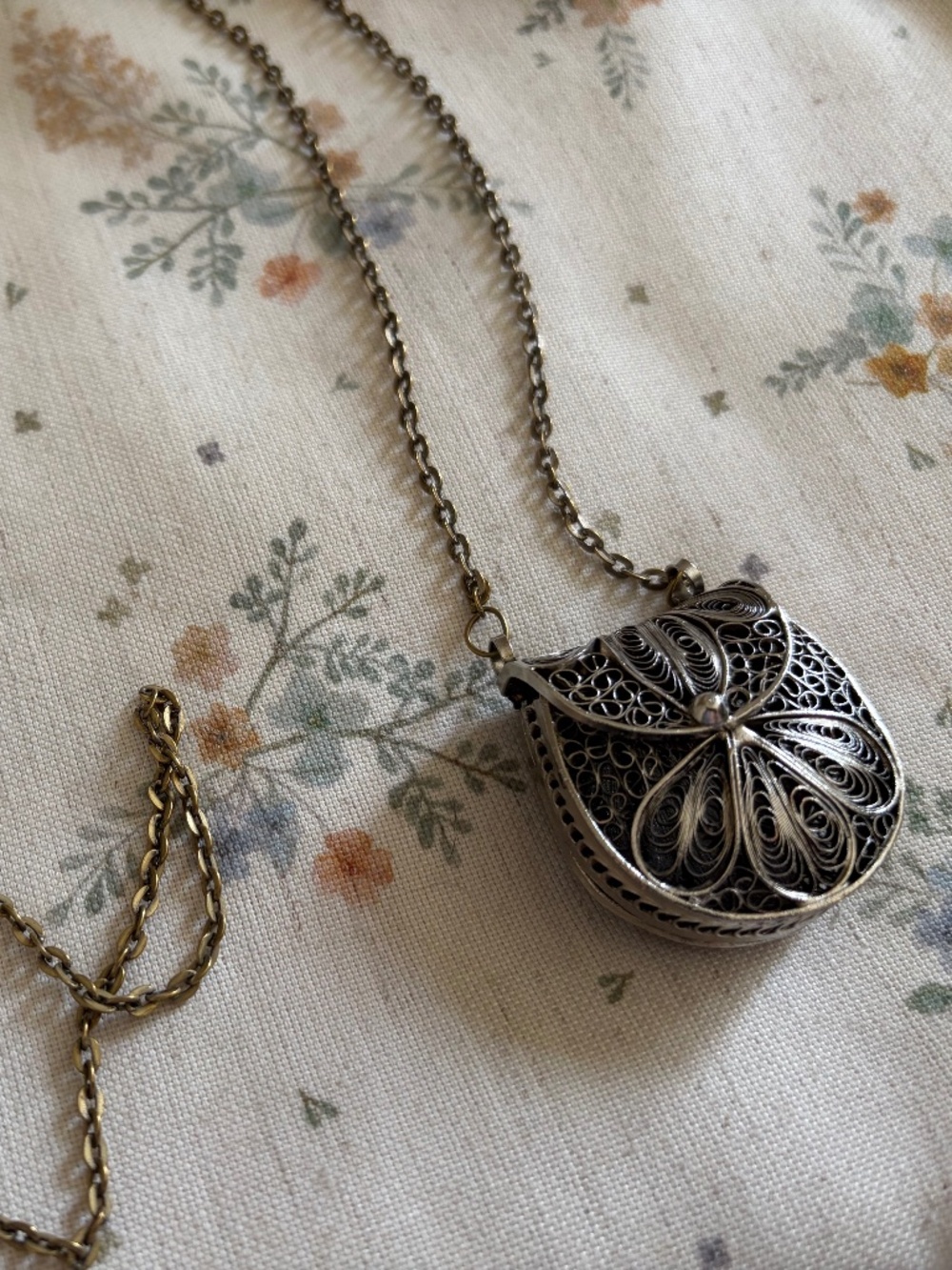 EUC Vintage Filigree Functional Coin Purse Pendant Necklace Sterling Silver